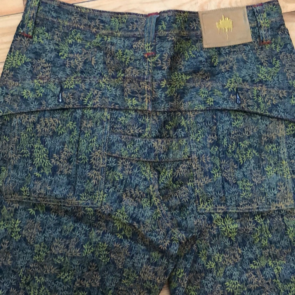 Clothes - Picture 4 of 5